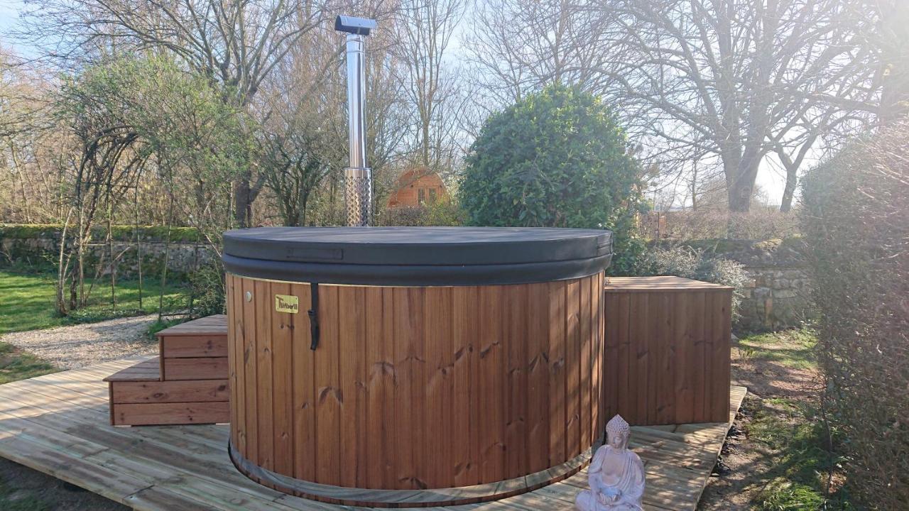 Cabane En Bois Avec Bain Nordique Asnieres-sur-Vegre エクステリア 写真